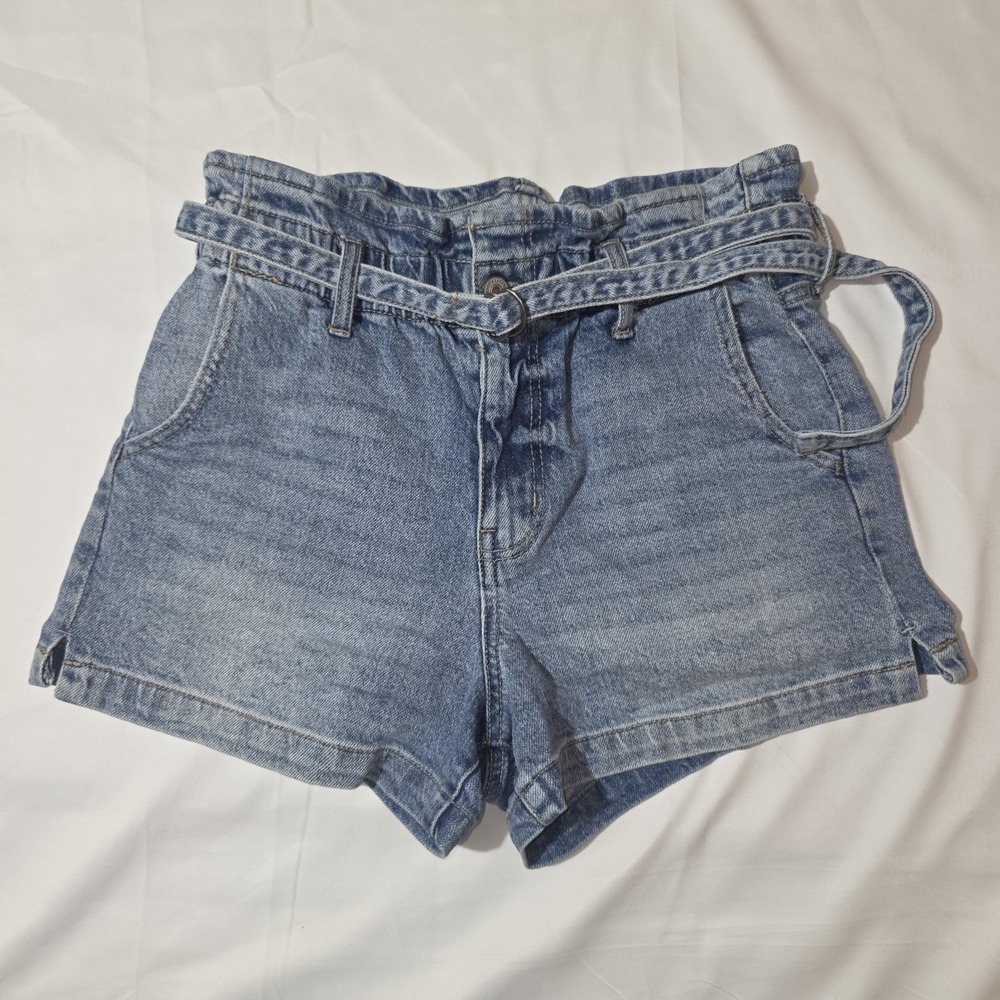 KanCan Size 26 Light Wash Belted Denim Jean Shorts‎ Paperbag Waist High Rise